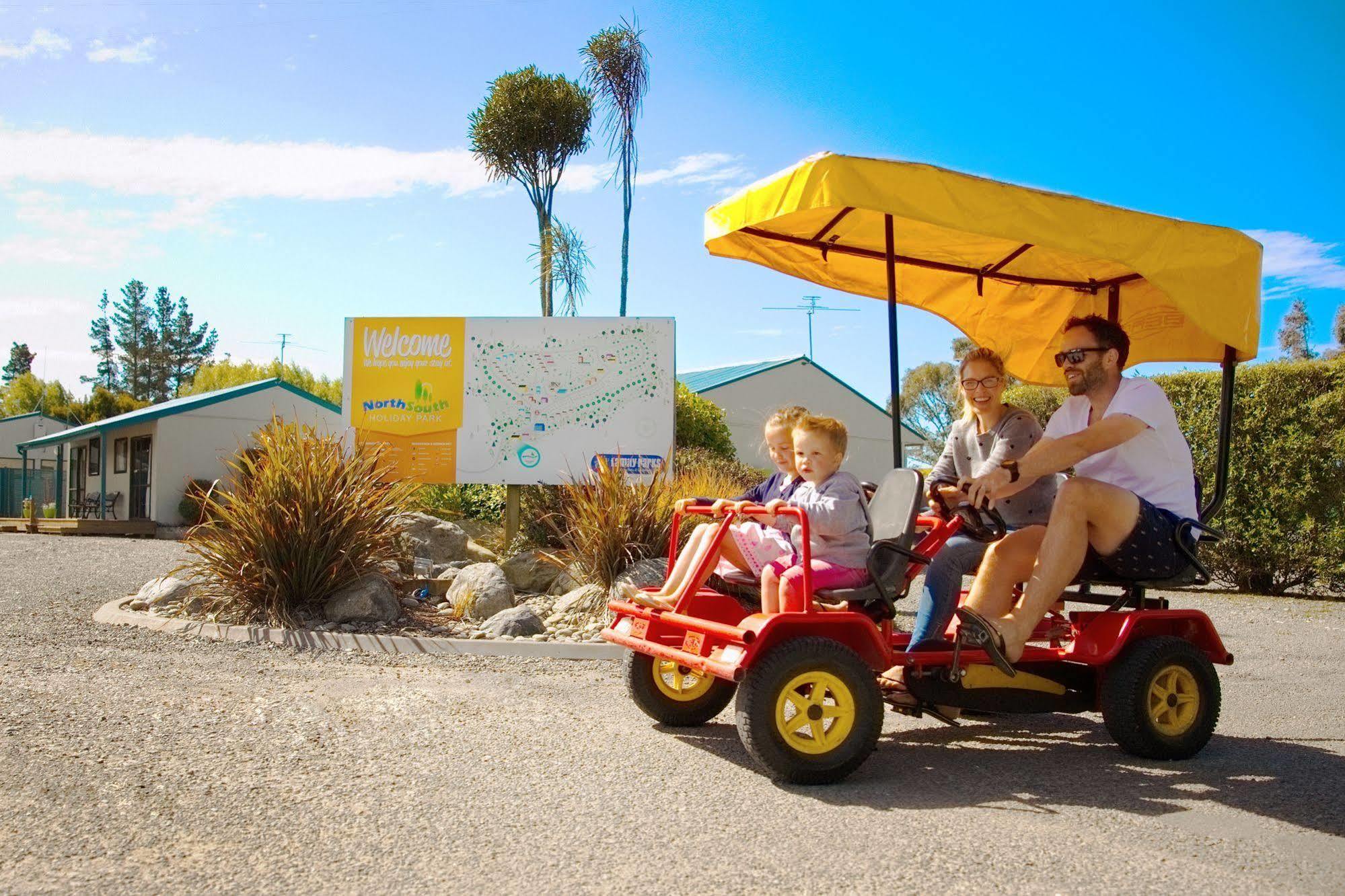 North South Holiday Park Christchurch Extérieur photo